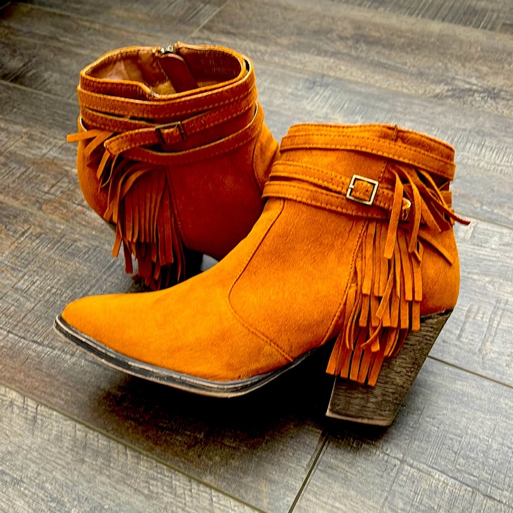 Dollhouse fringe booties